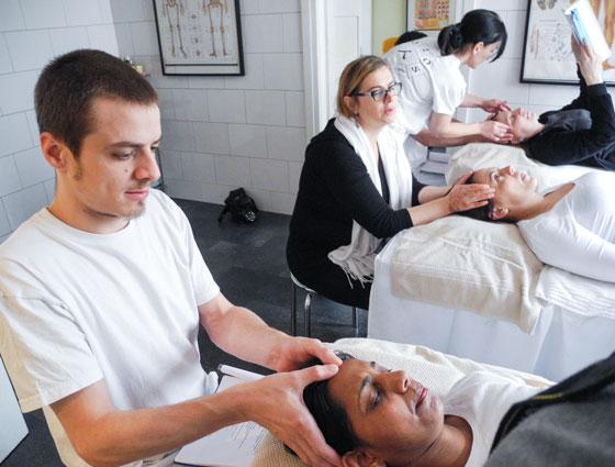 Massageschule Holos Institut Wien